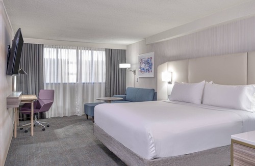 Wayne Hotel | Crowne Plaza Indianapolis-Airport by IHG