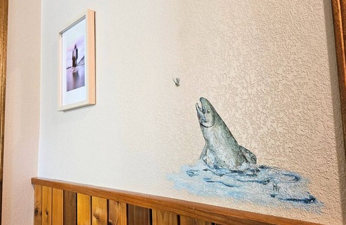 Crowsnest Pass Cabin | Crowsnest River Chalet - Trout