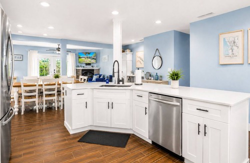 Indian Waters House | Crystal River waterfront oasis w/floating dock 3BR/3BA house, large heated pool