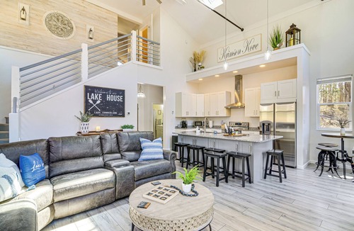 Sloans Valley House | Cumberland Lake Retreat: Furnished Deck & Grill!