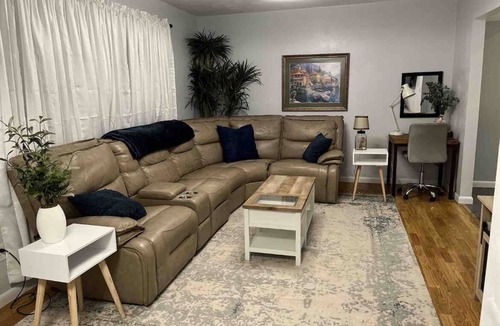 Virginia Beach House | Cute 4 bed 2.5 bath Home - Sleeps 12! 30 night min