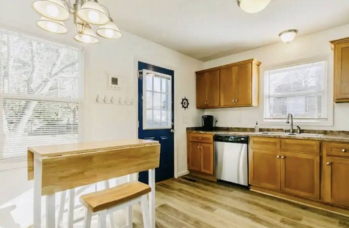 Burlington House | Cute Bungalow in Burlington