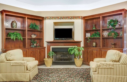 Haw River Hotel | Days Inn by Wyndham Burlington East