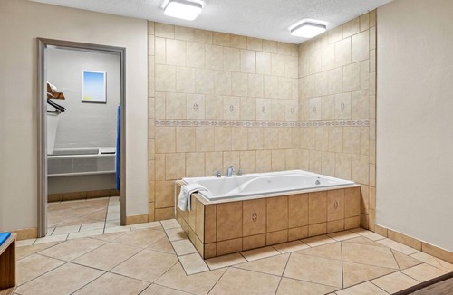 Jacksonville Hotel | Days Inn by Wyndham Jacksonville NC