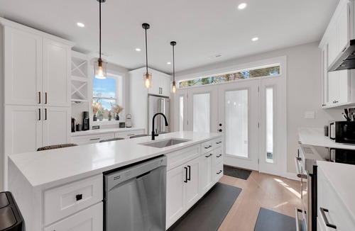 Washington House | DC Family & Group Retreat Sleeps 16+ Luxury Home Boat Charters Free Parking