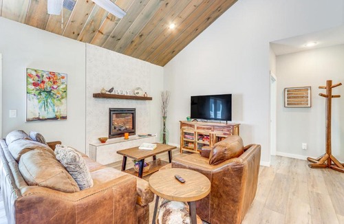 Tarheel House | Deck, Fire Pit & Fireplace: Murphy Forest Retreat