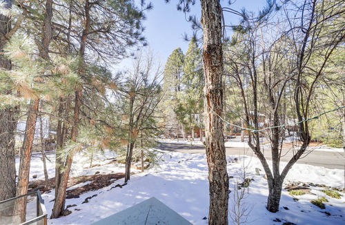 Munds Park Cabin | Deck & Fire Pit: Modern Munds Park Retreat!