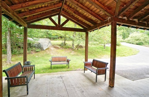 McHenry House | Deep Creek Ski Boat Golf Fish prvt indoor pool hot tub updated cancellation plcy