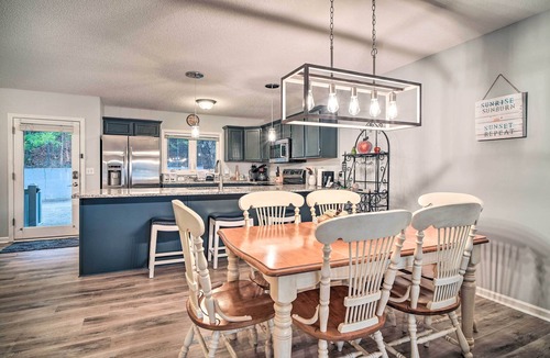 La Follette Condo | Deerfield Lakefront Condo/Boat Slip Included!
