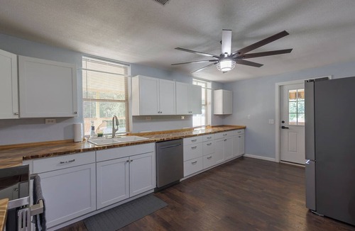 Benton House | Delaneice Retreat Lodge