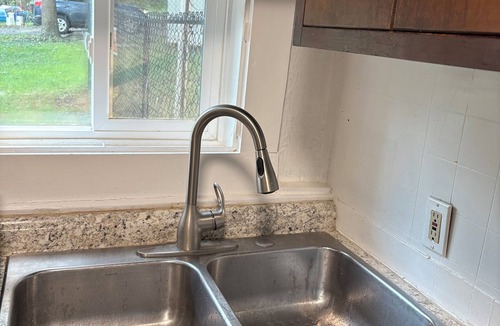 Maryville House | Delightful 2-bedroom house with AC in Maryville.