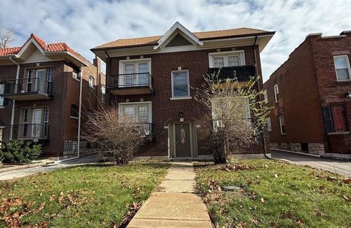 University City Apartment | Delmar Loop 2BR Work & Study Apt near WashU