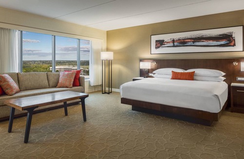Tinicum Township Hotel | Delta Hotel Philadelphia Airport