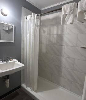 Santee Hotel | Delta Motel