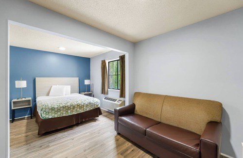 Cary Apartment | Deluxe Studio at Extended Stay Cary 2