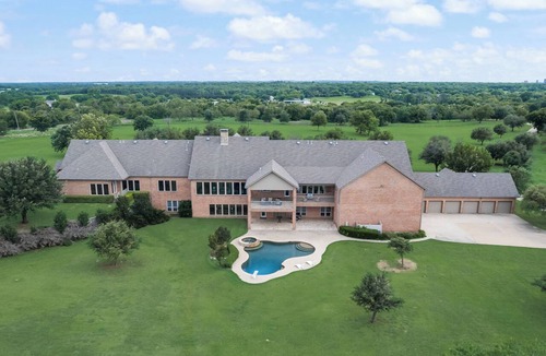 Denton House | DEN105 -Private Ranch Compound | Pool, Gym & Court