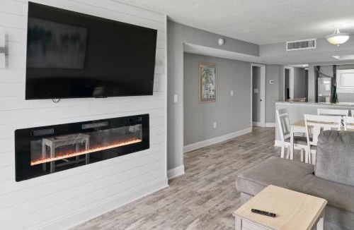 Myrtle Beach House | Direct Oceanfront 3 bedroom Condo - Compass Cove North Tower 1020