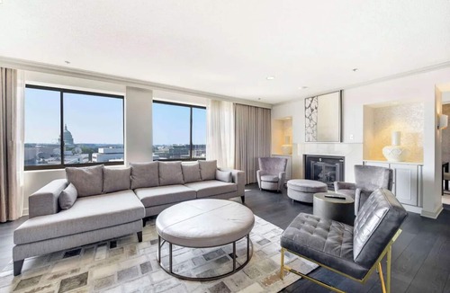 Capitol Hill Hotel | Discover D.C.'s Icons at Your Doorstep! Pet-friendly, Near Madame Tussaud's!