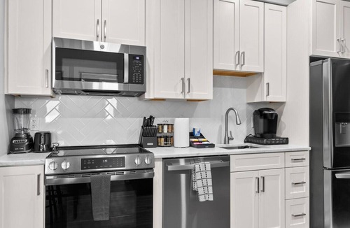 Kingman Park Hotel | District Getaway+ 2Bed+ 1 Bath Unit+Private Parking