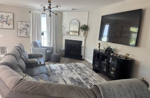 Christiansburg House | Do Drop Inn