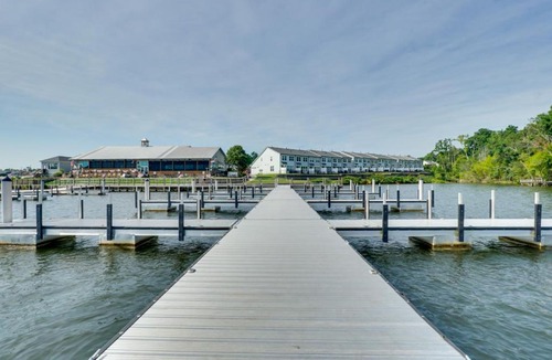 Greenwood House | Dock Access! 'Hook & Heron Lakefront Getaway'