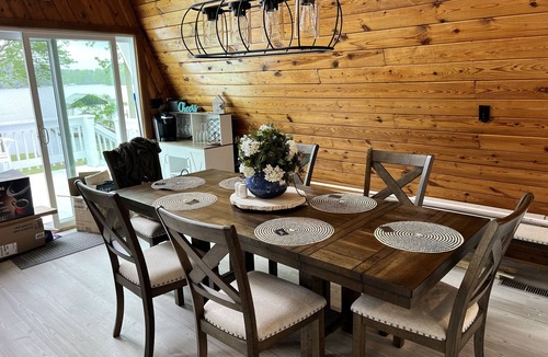 New London House | Dock Holiday - beautiful views on Badin Lake. Updated kitchen & game room