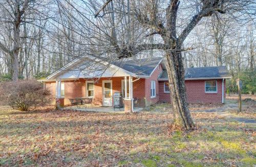 Burnsville House | Dog-Friendly Burnsville Home w/Patio & Trails!