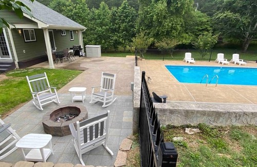 McDonald House | Dog-friendly Chattanooga Country Home + Private Pool + Firepit-relaxing