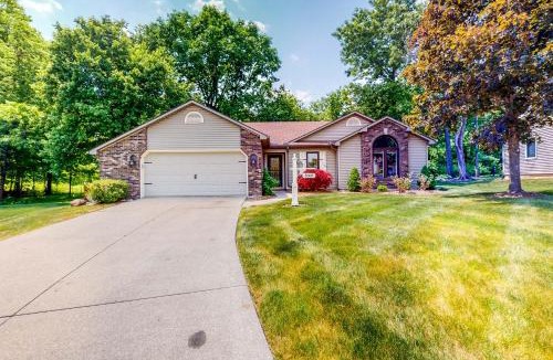 Fort Wayne House | Dog-Friendly Yard! Family Retreat in Fort Wayne