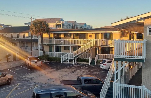 North Carolina Coast Hotel | Dolphin Lane Motel