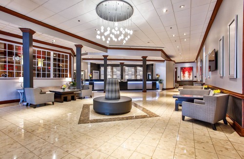 Alsip Hotel | DoubleTree by Hilton Chicago - Alsip