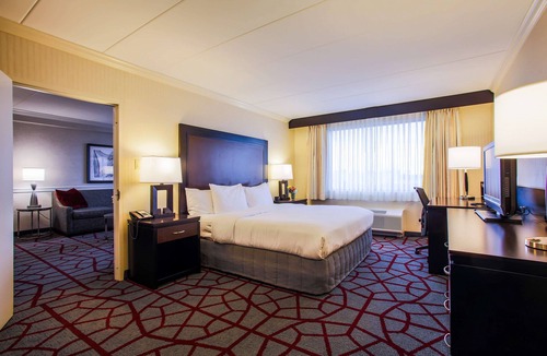 Alsip Hotel | DoubleTree by Hilton Chicago - Alsip