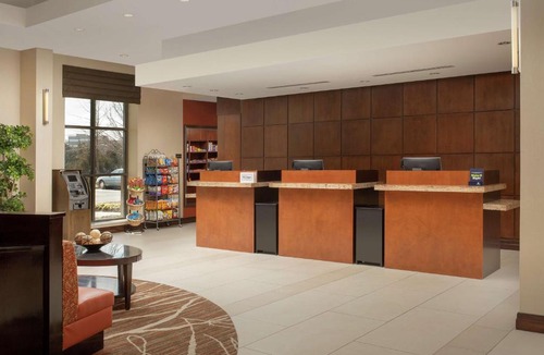 Dulles Town Center Hotel | DoubleTree by Hilton Dulles Airport-Sterling