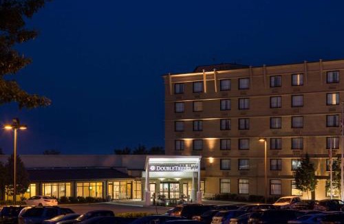 West Laurel Hotel | DoubleTree by Hilton Hotel Laurel