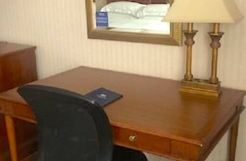 Naperville Hotel | DoubleTree by Hilton Lisle Naperville
