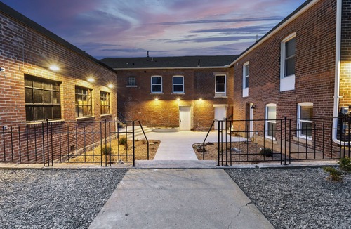Cape Girardeau Apartment | Downtown 4BR with 2 King Beds! Walking distance to SEMO and the River Front.