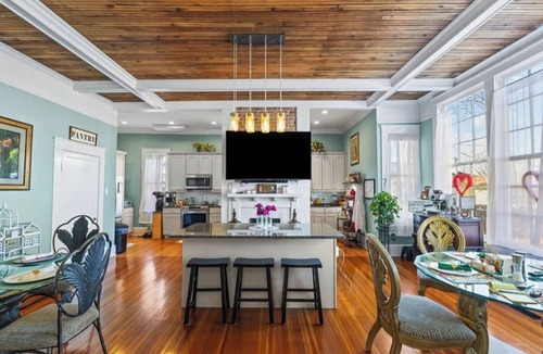 Anderson House | Downtown Anderson Stay | Queen Bed + Event Space