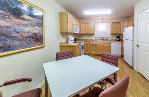 Cherokee Apartment | Downtown Cherokee Loft- Walking Distance Cherokee Island Park