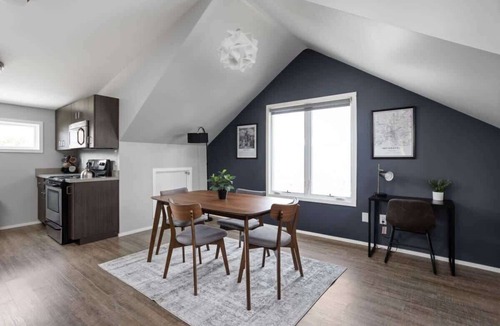 Near Eastside Apartment | Downtown Indy Carriage House | Walk to Hot Spots