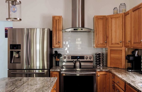 Indianapolis House | Downtown Indy Walk to Stadiums 4BR/3BA Hot Tub Game Room Sleeps 13