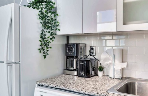 Downtown Cincinnati Apartment | Downtown King Bed Near Carew Tower w/Rooftop