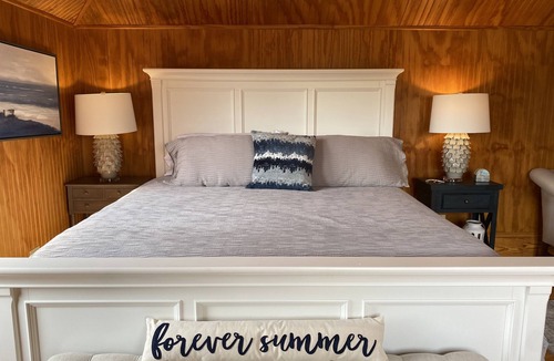 Historic Downtown Manteo House | Downtown Manteo Private Studio with garden