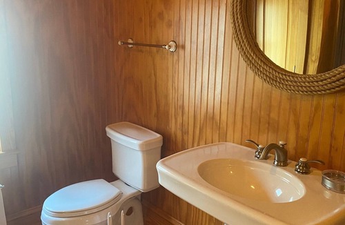 Historic Downtown Manteo House | Downtown Manteo Private Studio with garden