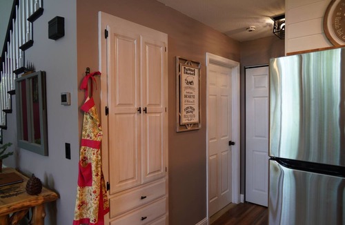 Murphy Ski Chalet | Downtown Murphy Mountain Escape with Hot Tub, Fire Pit & Vast Views + EV Charger