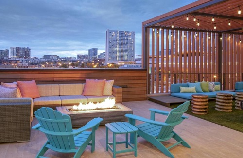 Sobro Resort | Downtown Nashville Studio – Margaritaville Pool & Live Music
