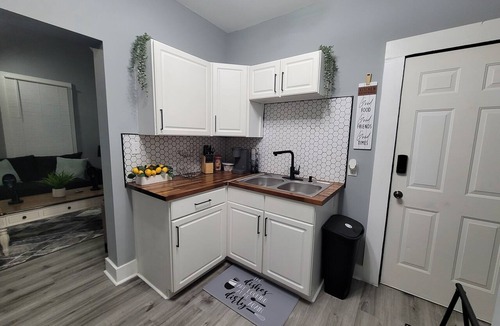 Near Northside Apartment | Downtown oasis 7 - min