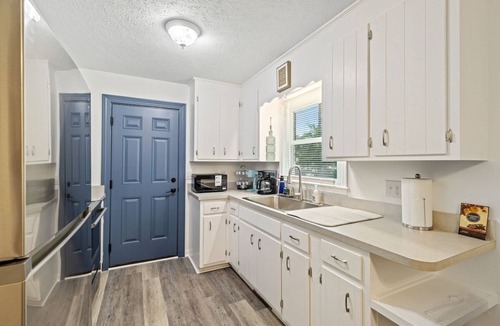Wilmington House | Dragan Lagoon - Midtown, bike trails