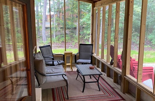 Rising Fawn Cabin | Dream Cabin with Hot Tub on Lookout Mountain