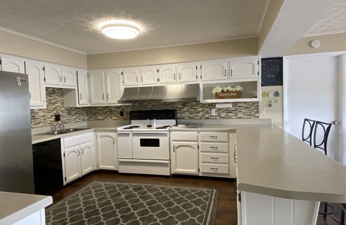 La Follette House | Dream-inn Norris lake Front, Gentle Grade, Breathtaking View, Covered Slip