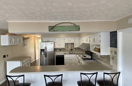 La Follette House | Dream-inn Norris lake Front, Gentle Grade, Breathtaking View, Covered Slip